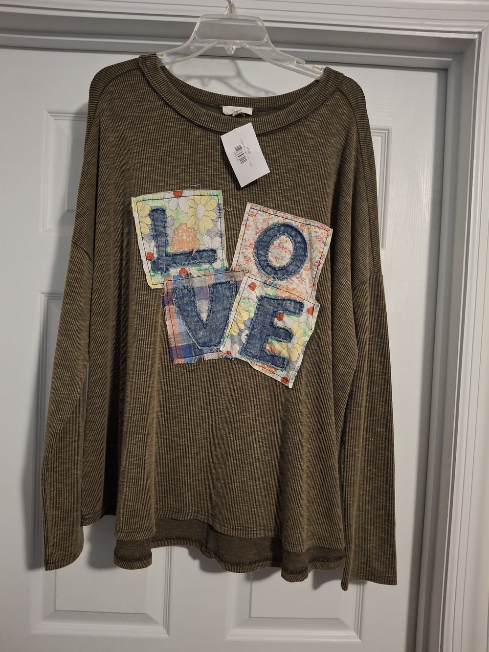 Easel LOVE Patch Appliqué Long Sleeve Top - Olive Brown